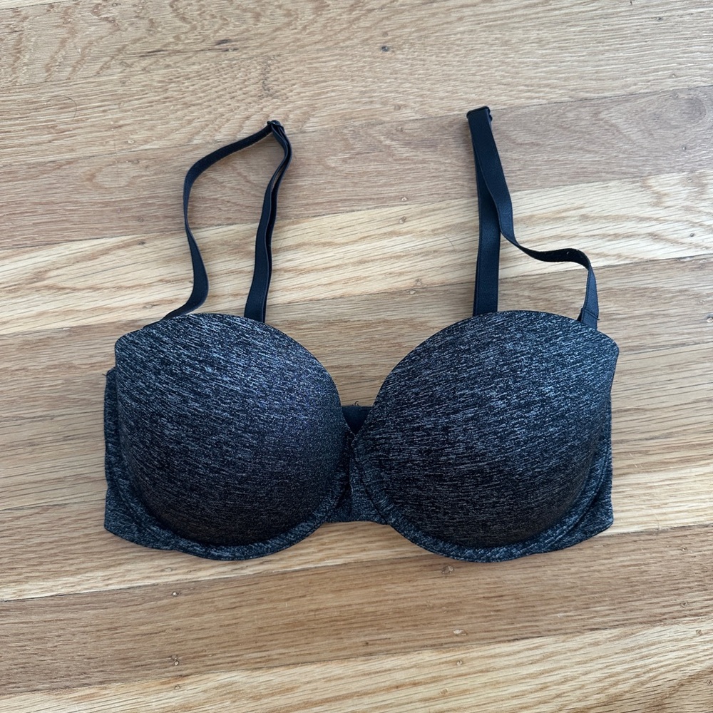 Victoria’s Secret 32DD multi-way removable straps (wore twice only!)